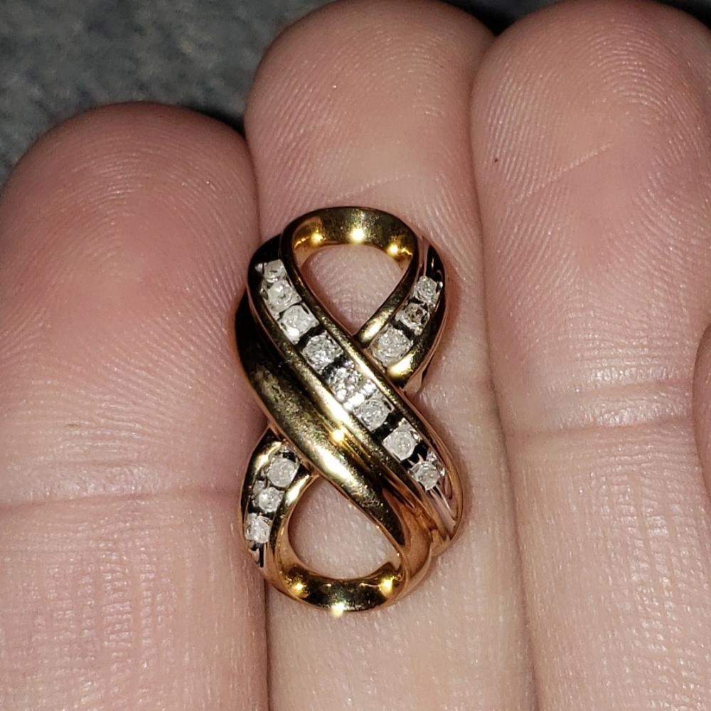 10K Gold and Diamond Pendant